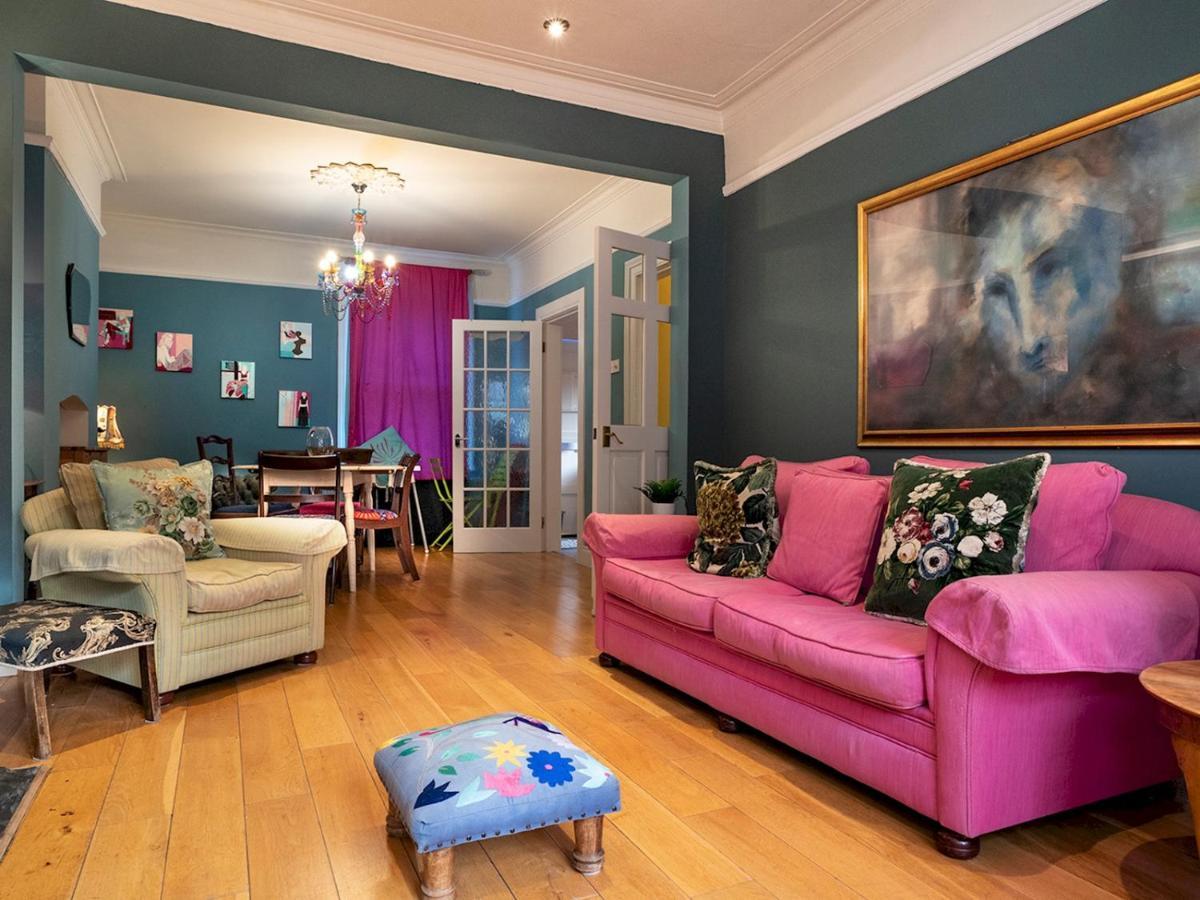 فيلا Pass The Keys Colourful, Quirky Artist-Owned 3 Bed Next To Cafes بلفاست المظهر الخارجي الصورة