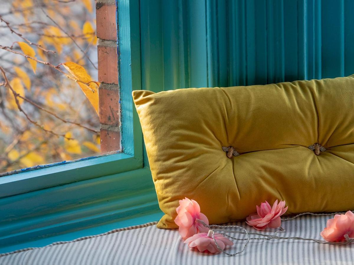 فيلا Pass The Keys Colourful, Quirky Artist-Owned 3 Bed Next To Cafes بلفاست المظهر الخارجي الصورة